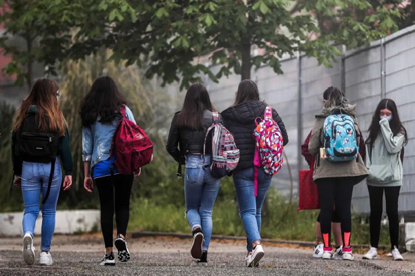 Tecnologias de vigilância: considerações sobre a violência escolar